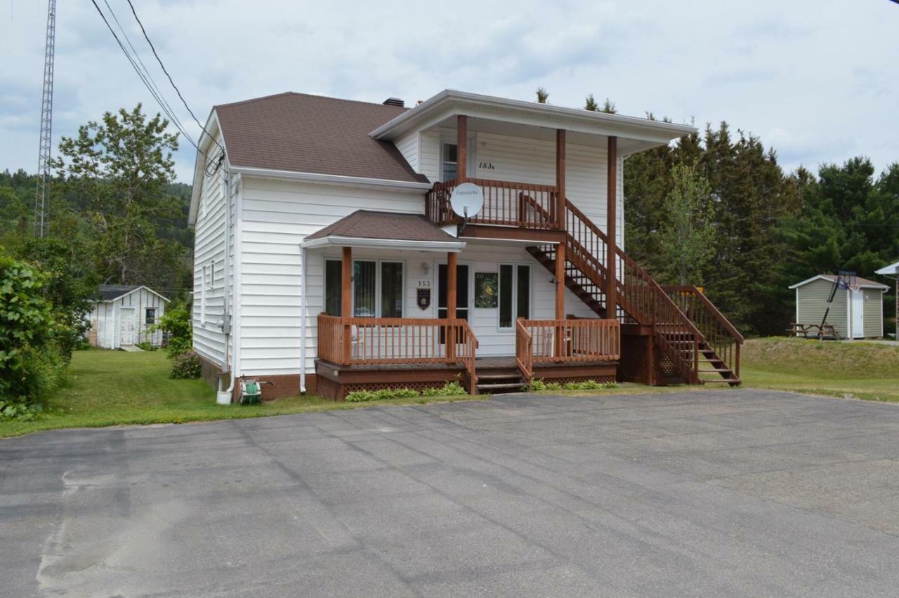 Maison L'Heritage L'Anse-Saint-Jean Exterior photo